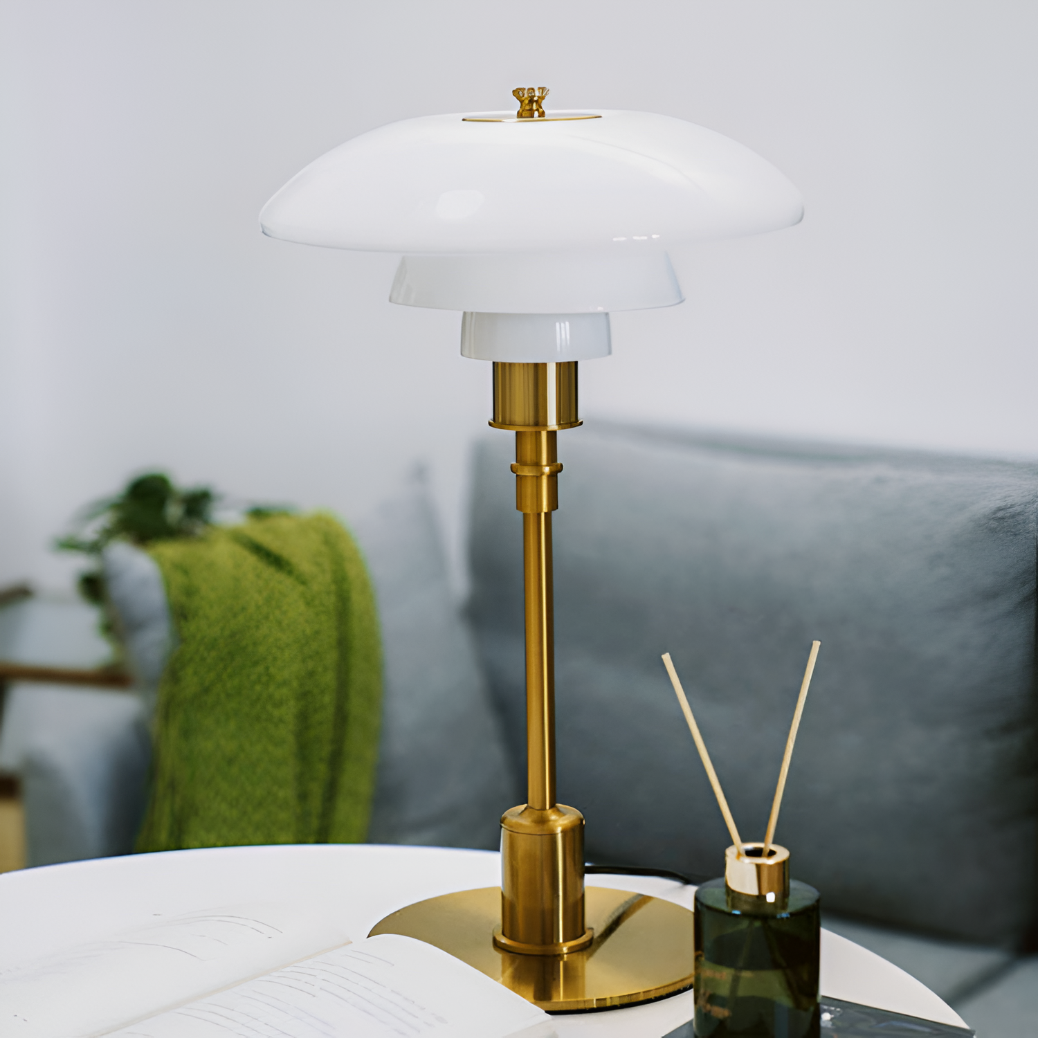 Lámpara de Mesa Modernista - Iluminación Ambiental para Salón