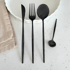 Juego de Cubiertos Minimalista Negro - Servicio de Mesa Moderno