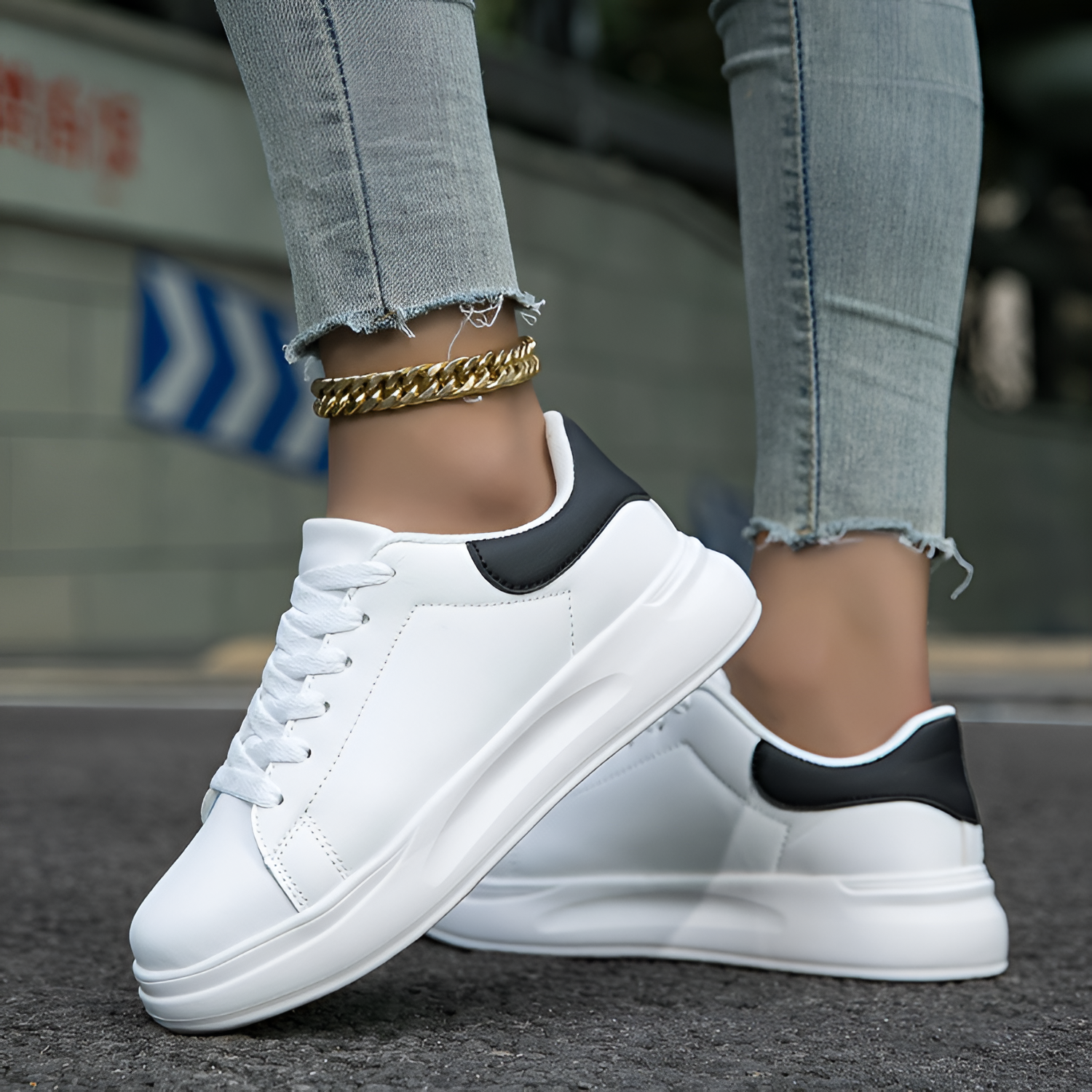 Zapatillas Deportivas Blancas Lisas con Cordones para Mujer - Brunch de Fin de Semana