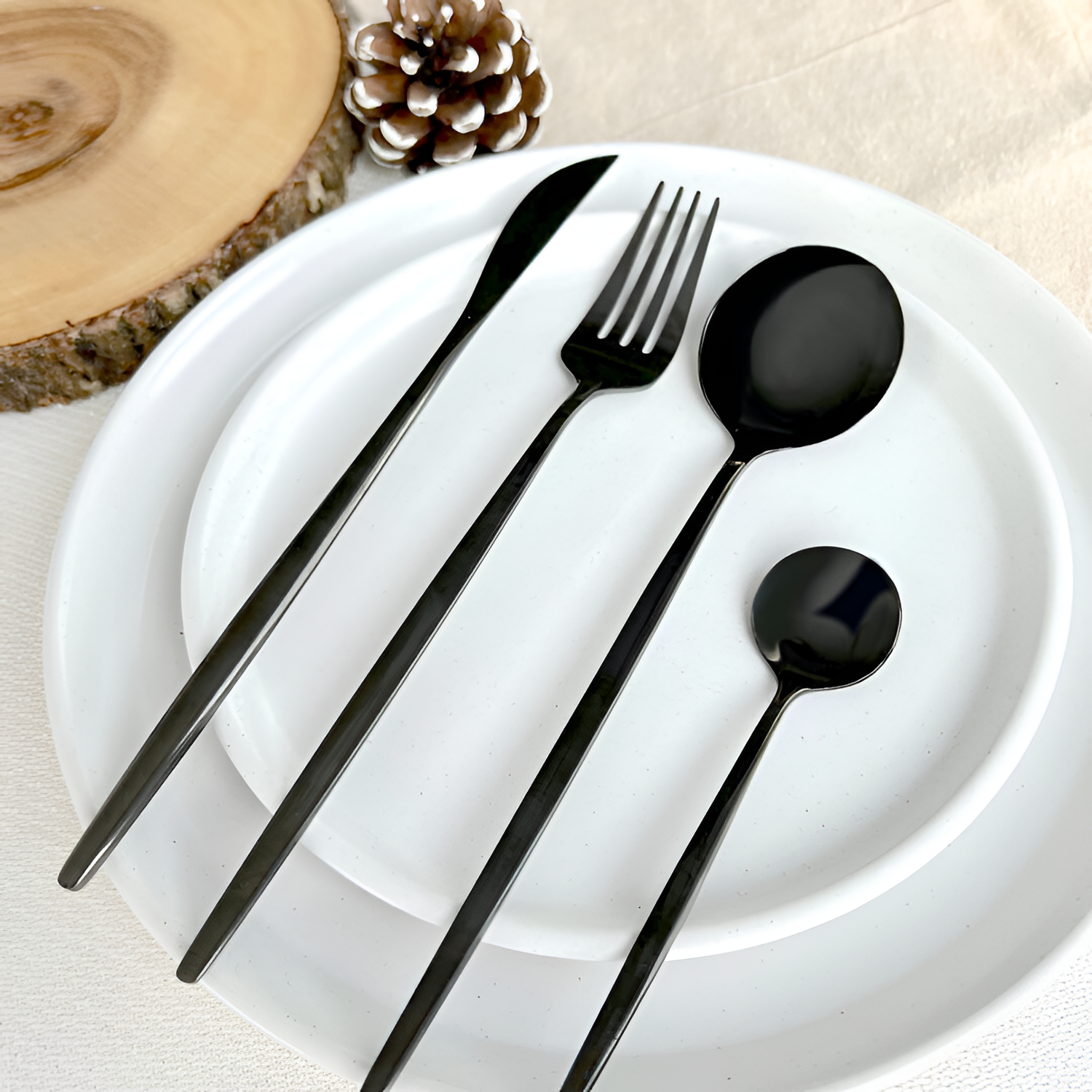 Juego de Cubiertos Minimalista Negro - Servicio de Mesa Moderno