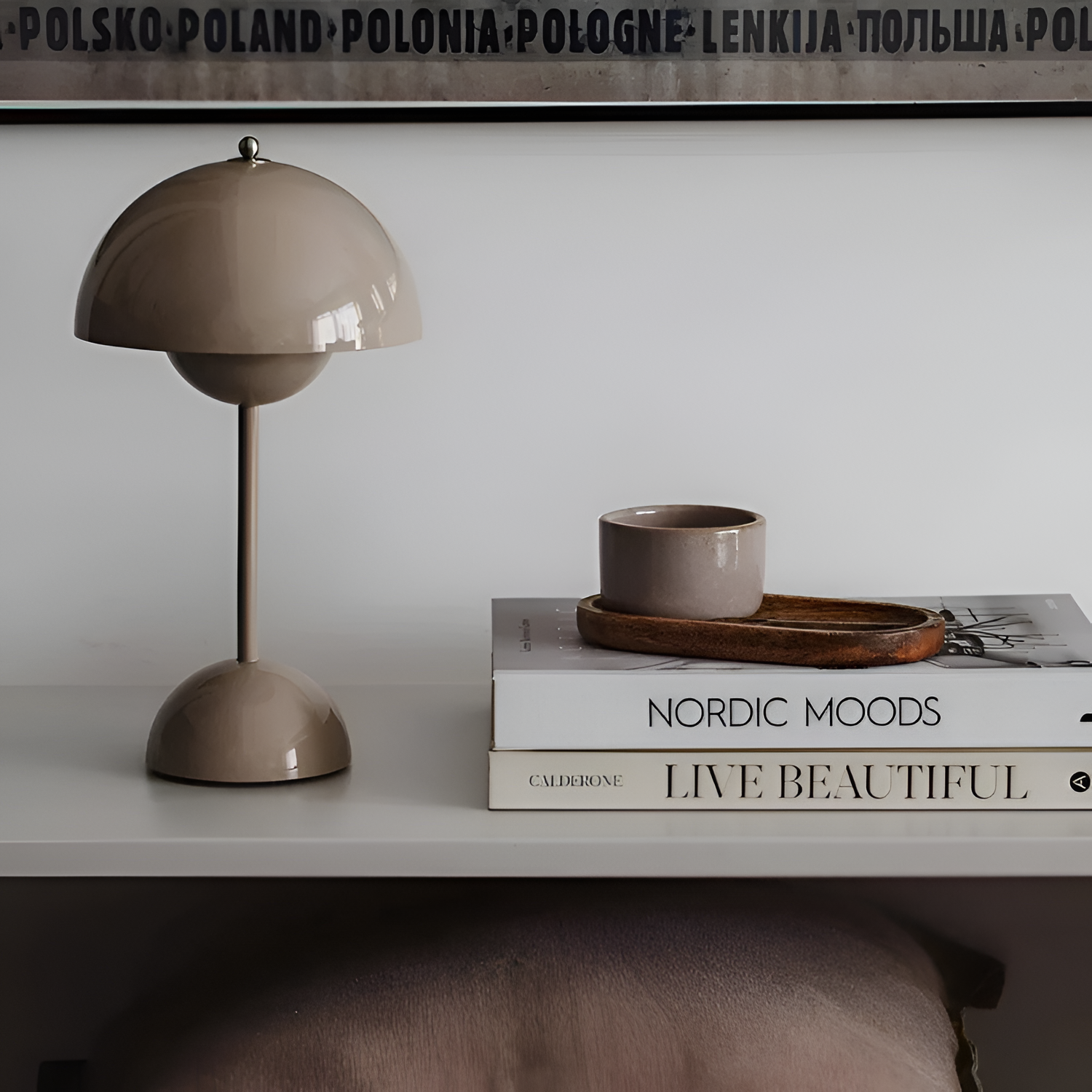 Lámpara de Mesa Domo Minimalista - Portátil