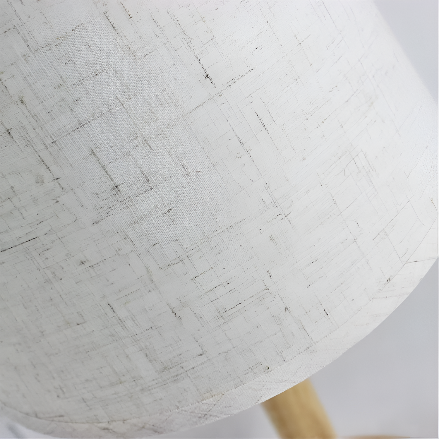 Lámpara de Mesa Cilíndrica - Base de Madera y Pantalla Textil