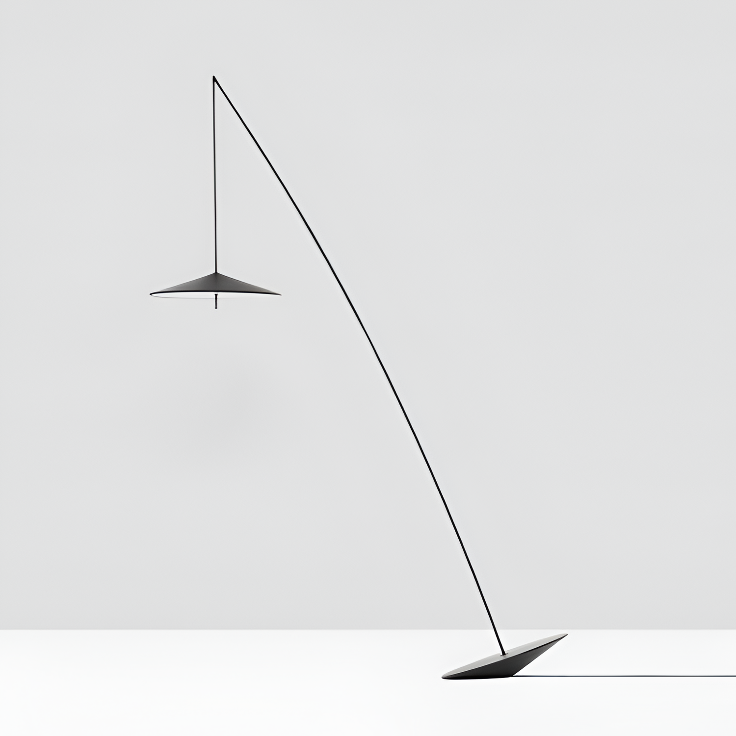 Lámpara de Pie Alargada Minimalista - Cantiléver