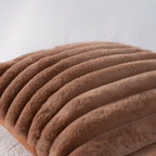 Cojín Decorativo con Relieve - Estilo Neutro Estriado