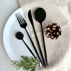 Juego de Cubiertos Minimalista Negro - Servicio de Mesa Moderno