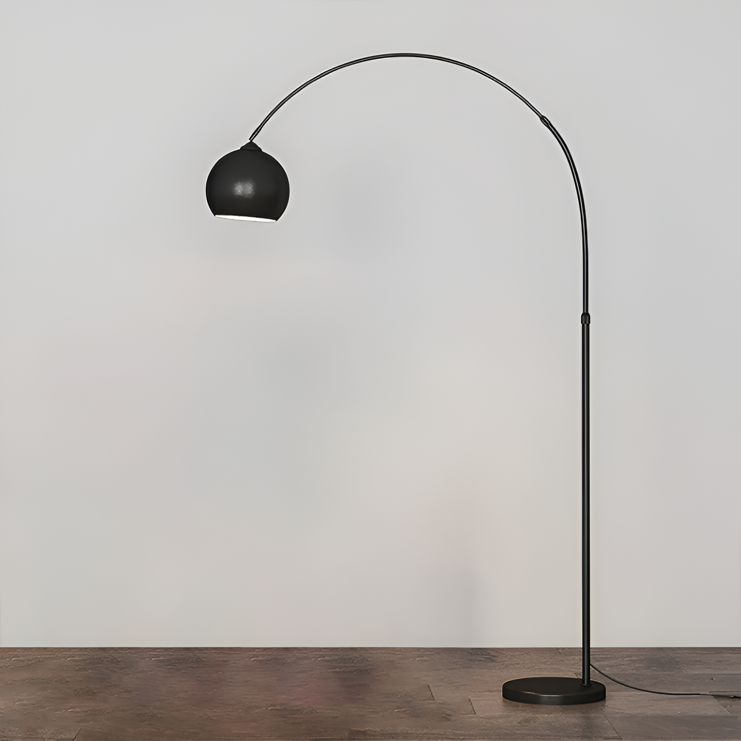 Lámpara de Pie de Arco Angulada Minimalista - Ajustable
