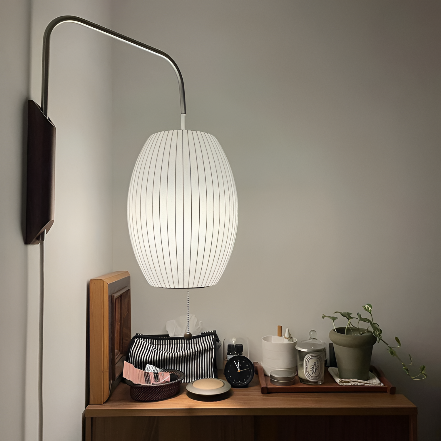 Aplique Pared Minimalista Mid-Century - Brazo Móvil