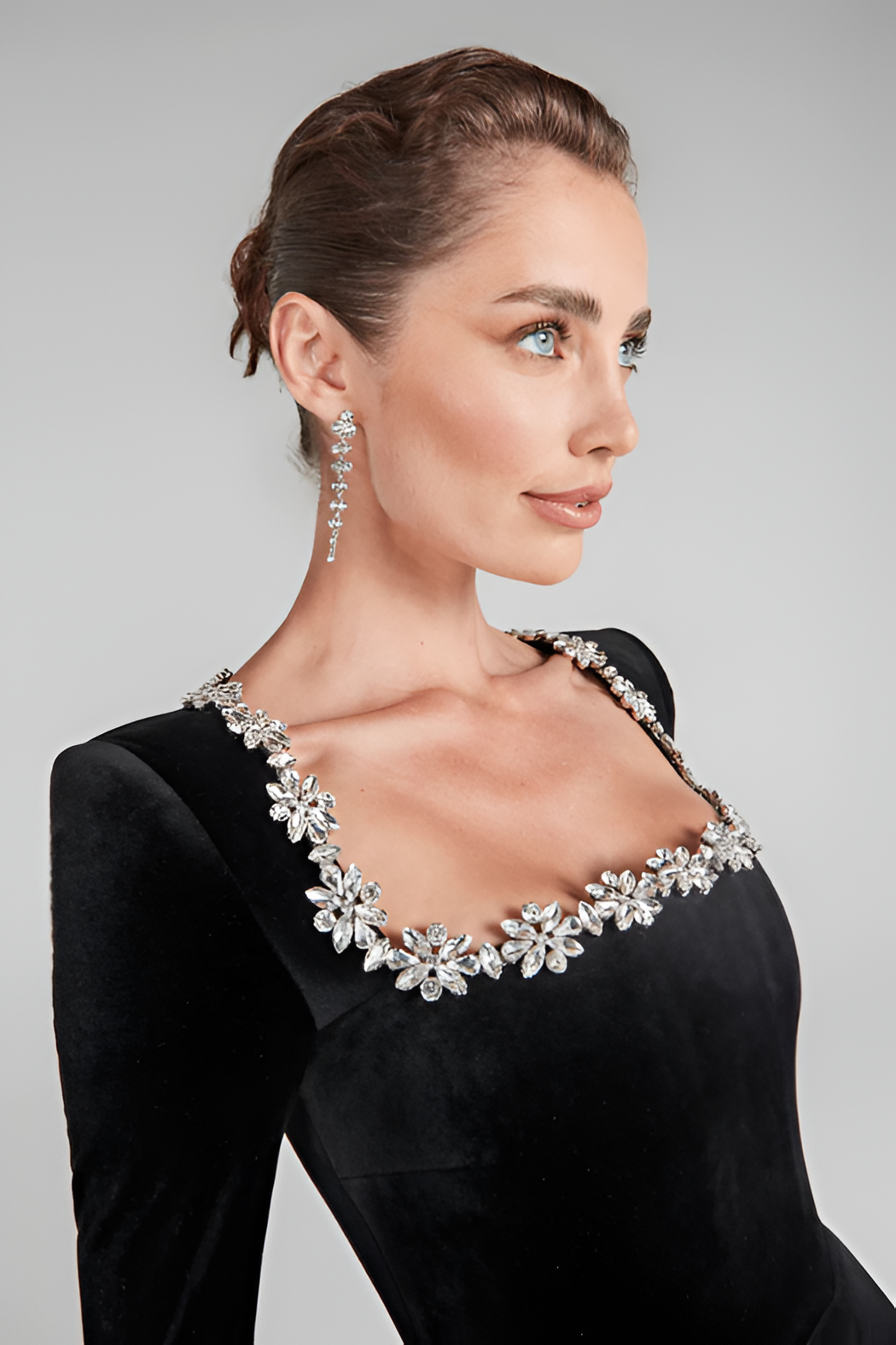 Minivestido De Mujer Con Cuello Cuadrado Y Adornos - Fiesta De Compromiso