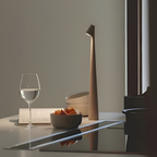 Lámpara de Mesa Minimalista - Diseño Cónico LED