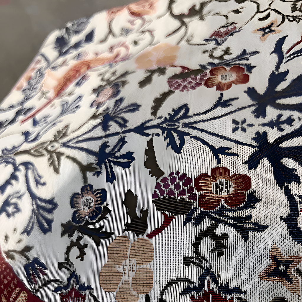 Camino de Mesa con Patrón de Aves y Flores - Acento Decorativo para Comedor