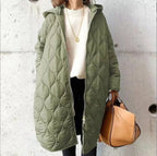 Abrigo acolchado para mujer con capucha, diseño versátil y moderno, ideal para el invierno, disponible en varios colores. 0