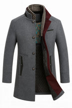 Abrigo de lana para mujer con cuello alto y bolsillos laterales, ideal para mantener el calor y lucir elegante en invierno. 3
