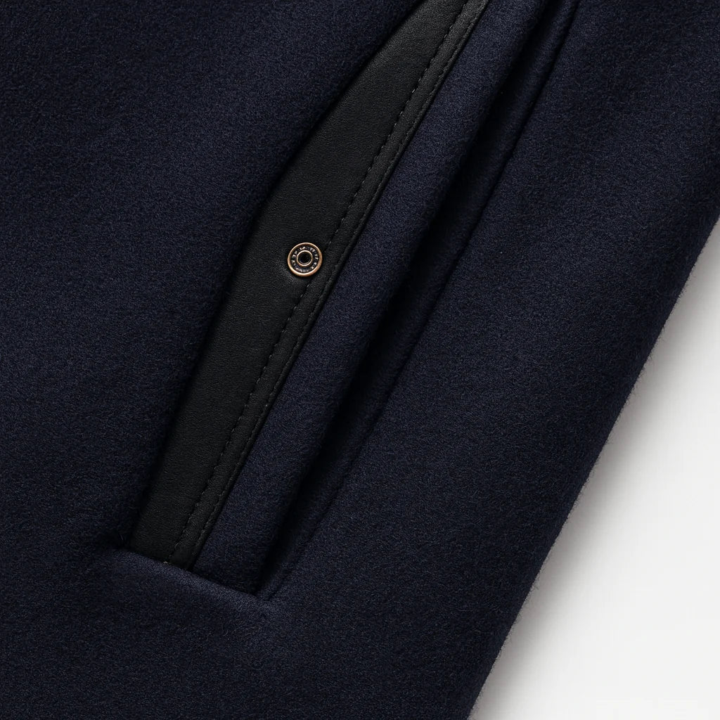 Abrigo de lana para mujer con cuello alto y bolsillos laterales, ideal para mantener el calor y lucir elegante en invierno. 8