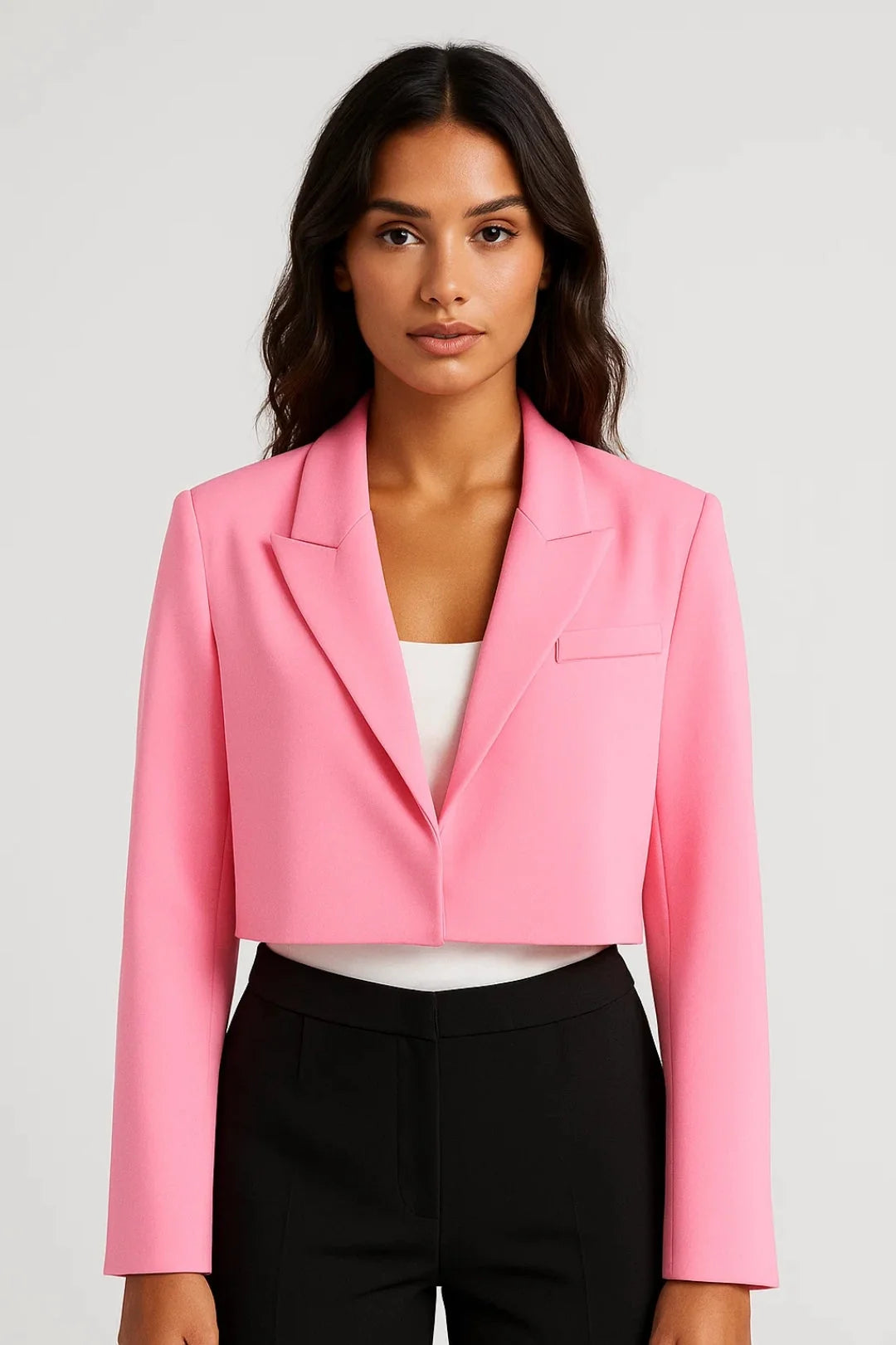 Blazer corto entallado para mujer con elegante cuello de solapa y diseño de frente abierto, confeccionado en mezcla de telas de alta calidad. 0