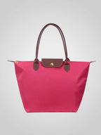 Bolso de hombro para mujer en cuero sintético negro, con correa ajustable, diseño amplio y elegante, ideal para el uso diario. 3