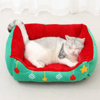 Cama semicerrada navideña para mascotas con base antideslizante, ideal para gatos y perros pequeños, dimensiones 35x35 cm 2