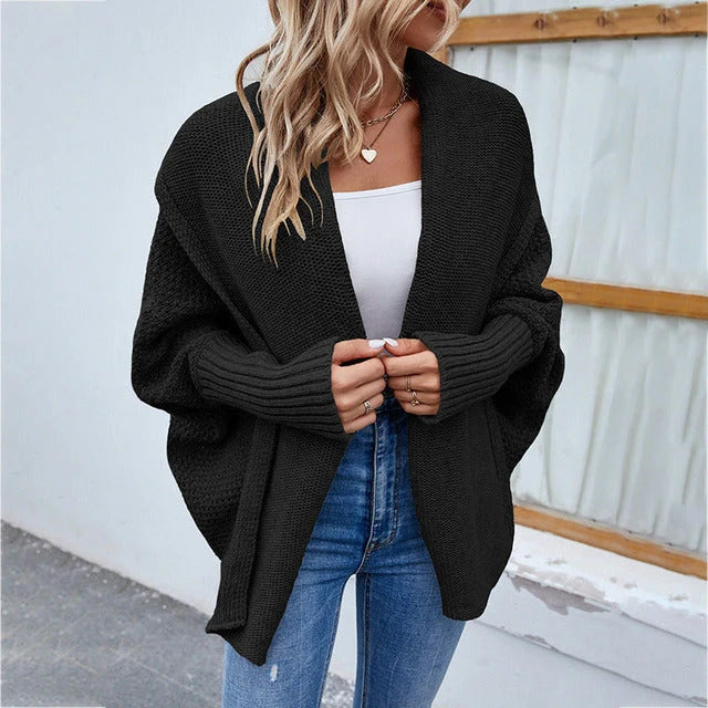 Cárdigan de punto extragrande con cuello chal y mangas murciélago en color gris, ideal para un look acogedor y moderno 4