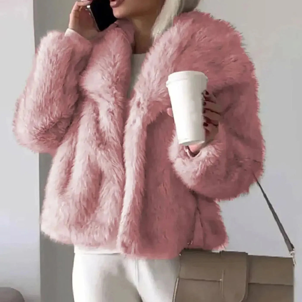 Chaqueta de cuero corta para mujer con textura suave y diseño abierto, ideal para un ajuste relajado en otoño e invierno. 0
