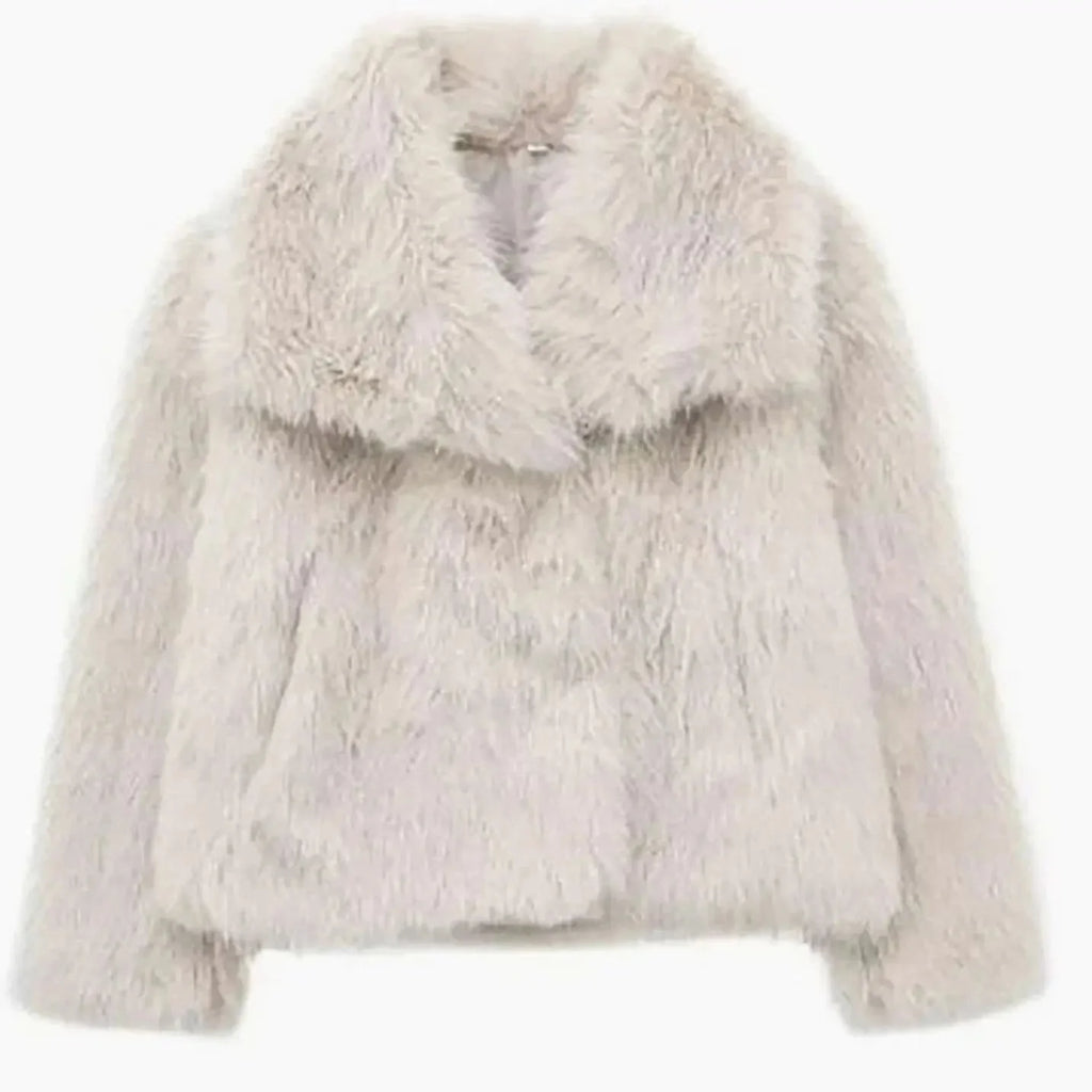 Chaqueta de cuero corta para mujer con textura suave y diseño abierto, ideal para un ajuste relajado en otoño e invierno. 6