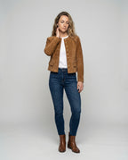 Chaqueta de gamuza sintética para mujer en color elegante, con botones dorados y diseño de escote sin cuello, ideal para un look moderno 1