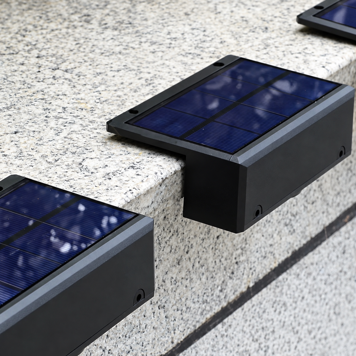 Lámpara Solar Exterior con Sensor Automático y Cambio de Color RGB - IP65 para Jardín y Patio
