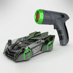 Coche teledirigido trepador de pared con control remoto láser y batería recargable USB, ideal para diversión en interiores. 2