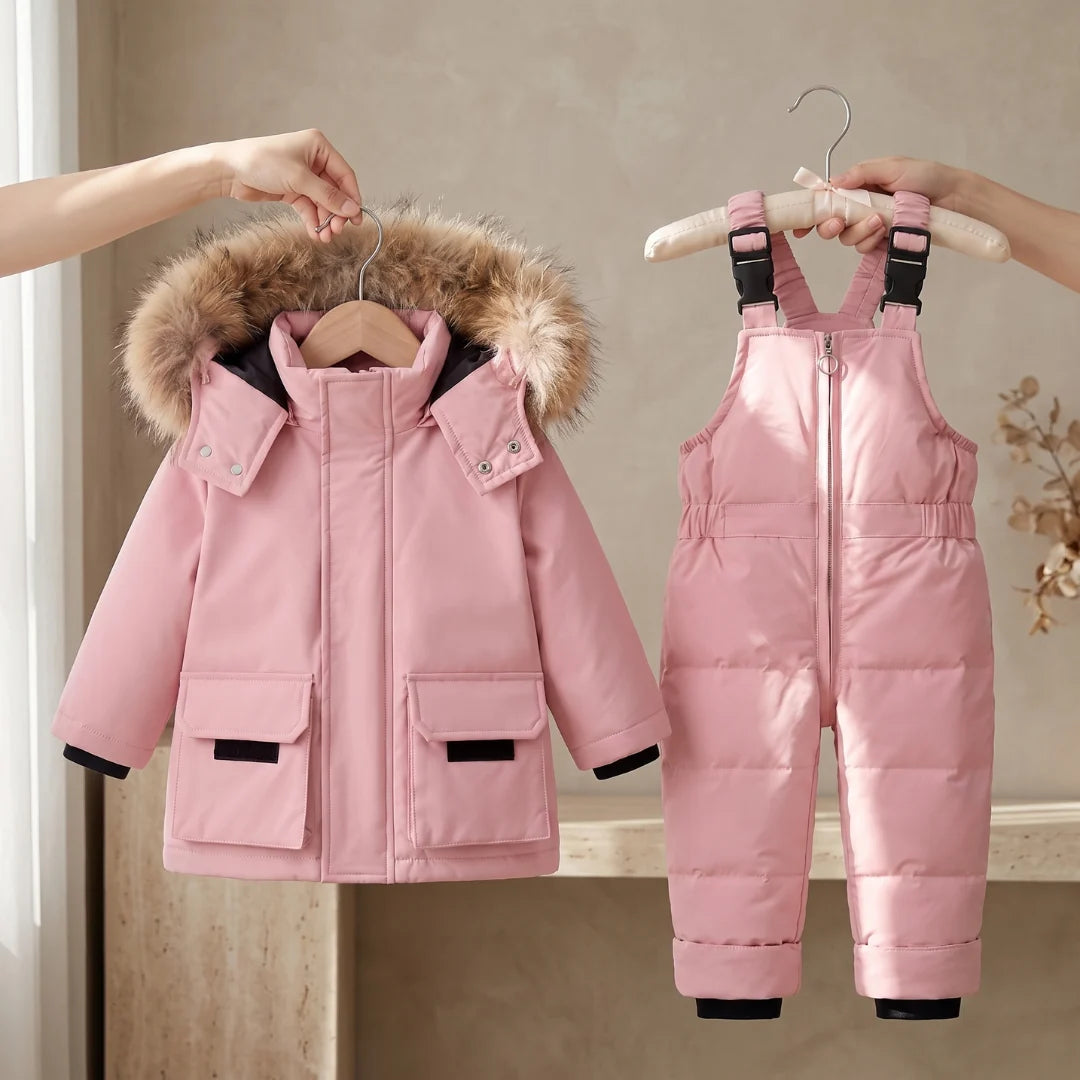 Conjunto acolchado para bebé con chaqueta y pantalón, ideal para invierno, fabricado en poliéster suave y cálido, disponible en 13