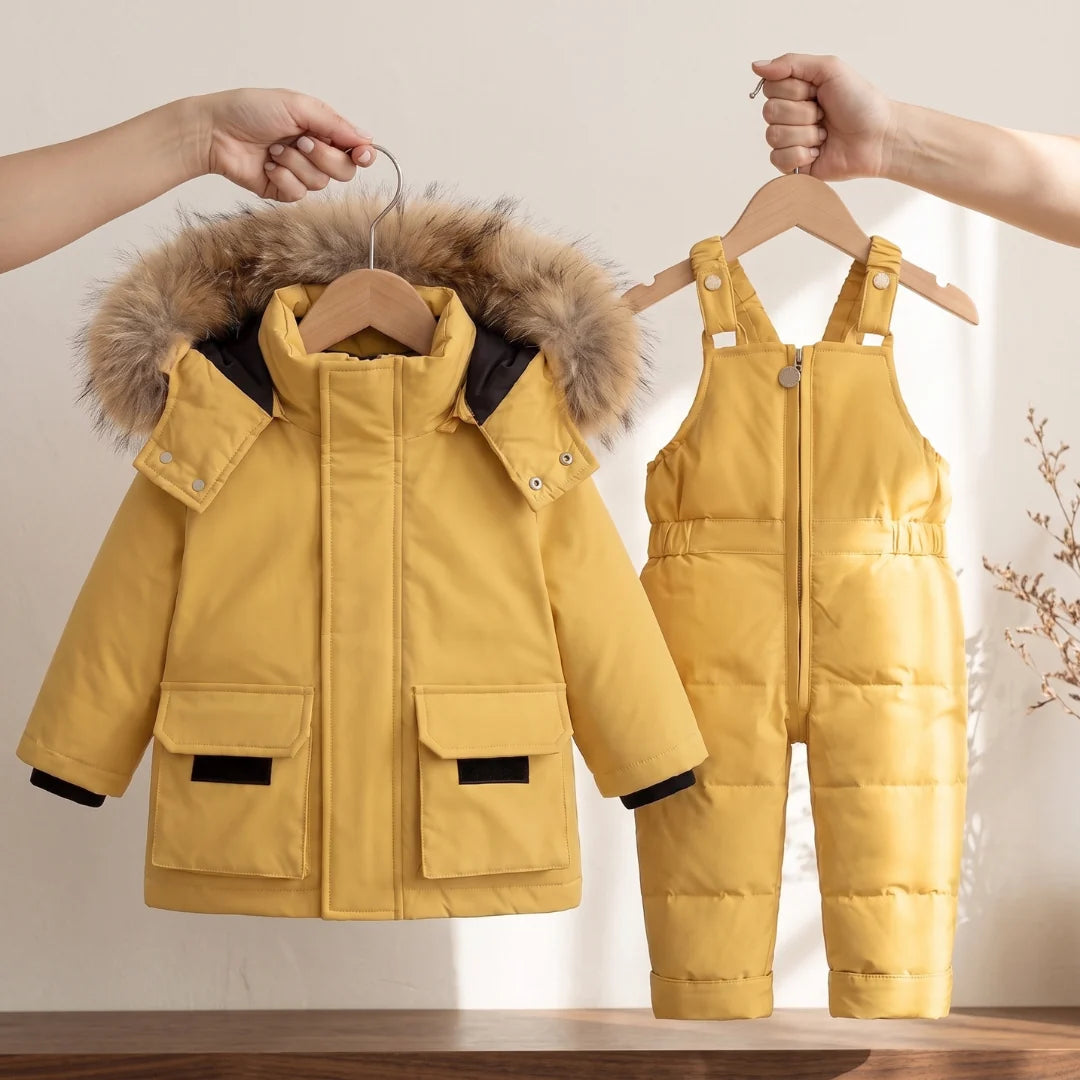 Conjunto acolchado para bebé con chaqueta y pantalón, ideal para invierno, fabricado en poliéster suave y cálido, disponible en 18