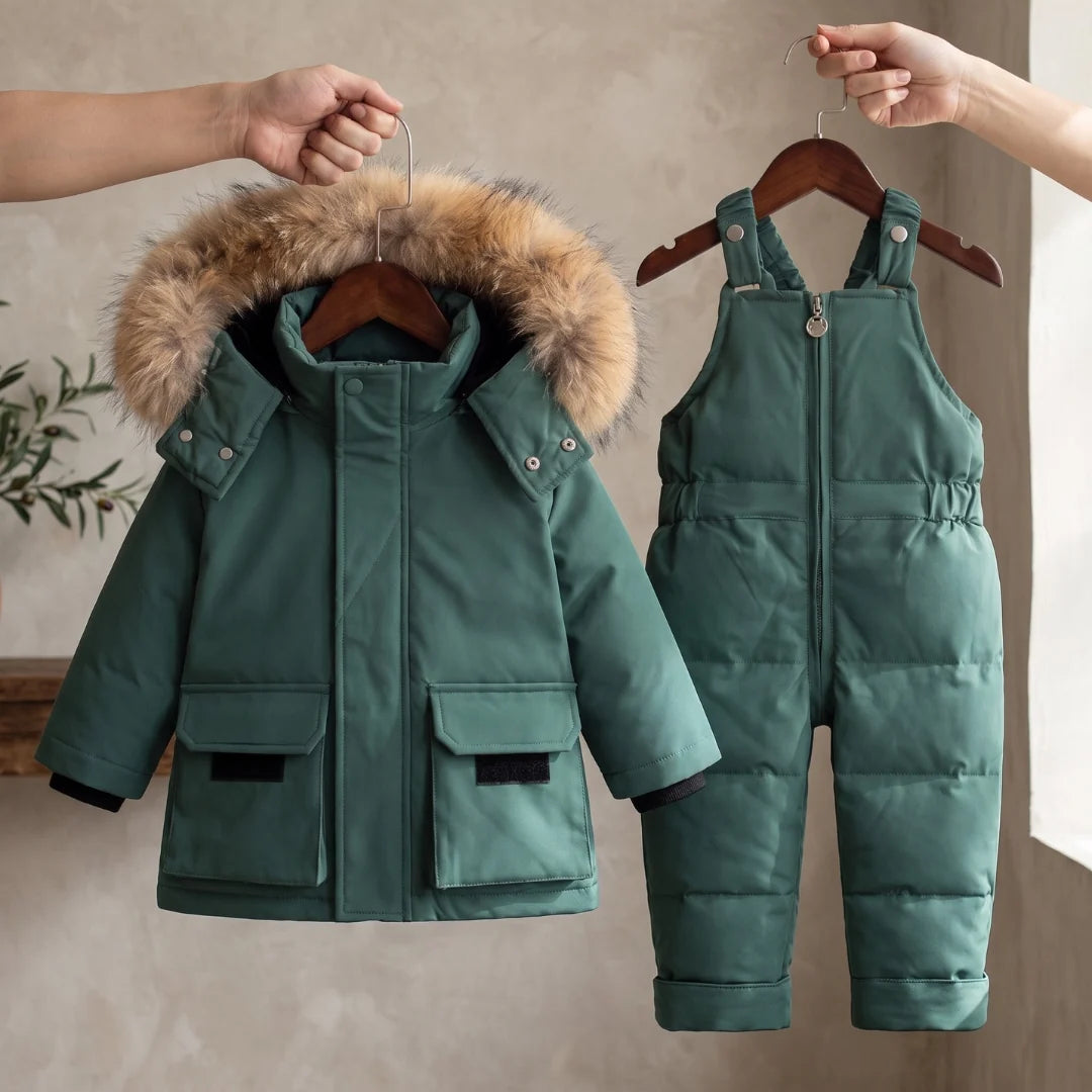 Conjunto acolchado para bebé con chaqueta y pantalón, ideal para invierno, fabricado en poliéster suave y cálido, disponible en 9