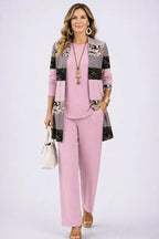 Conjunto deportivo para mujer con cárdigan fluido y estampado botánico, ideal para un look casual elegante en primavera y verano. 5