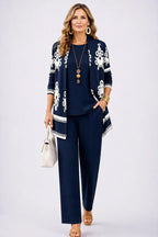 Conjunto deportivo para mujer con cárdigan fluido y estampado botánico, ideal para un look casual elegante en primavera y verano. 7