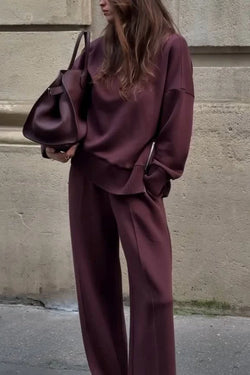 Conjunto de dos piezas para mujer con pantalón de pierna ancha y top holgado en estilo casual minimalista, ideal para looks relajados 0