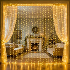 Cortina de luces LED blancas cálidas con múltiples modos de iluminación y alimentación por USB, ideal para decorar espacios interiores y exteriores. 0