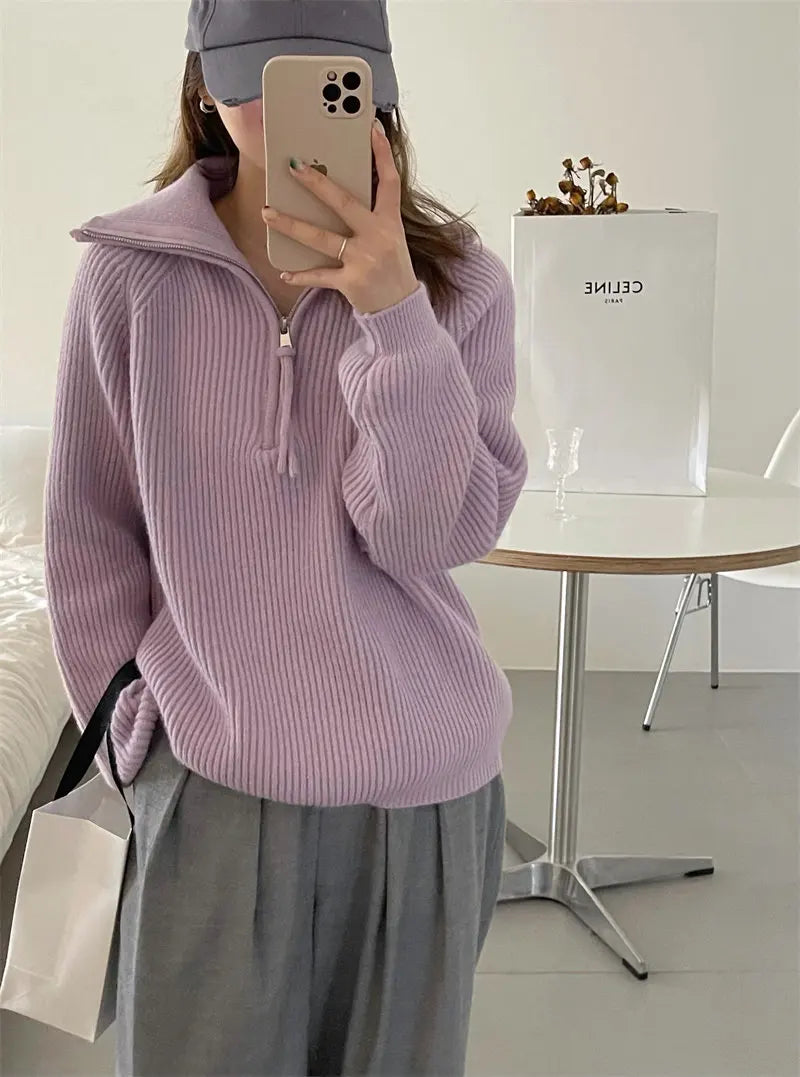 Jersey mujer oversize blanco con cuello polo y cremallera, tejido de punto acanalado ideal para otoño e invierno. 0