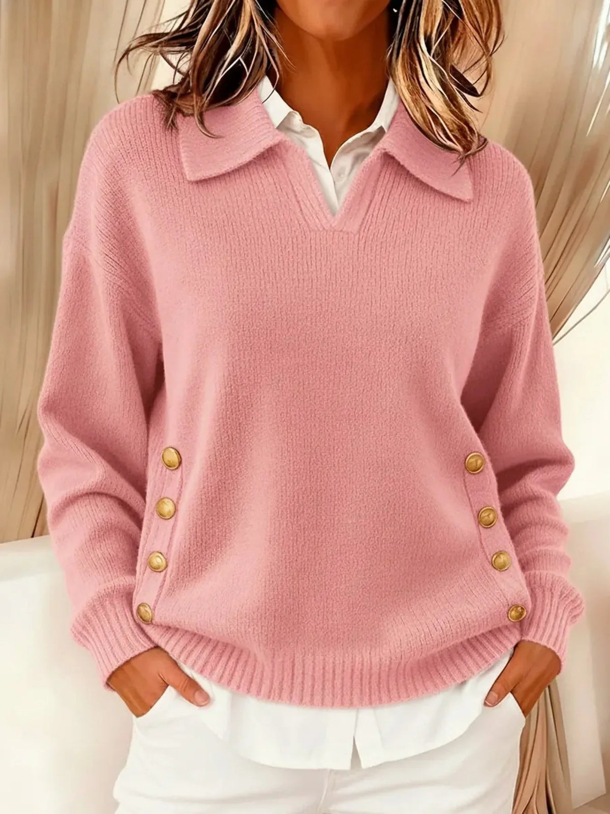 Jersey de mujer extragrande con cuello en V y botones dorados, ideal para un estilo elegante en otoño e invierno. 1