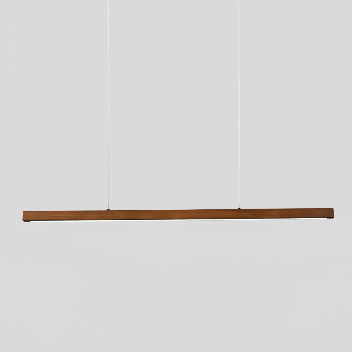 Lámpara colgante lineal LED integrada con elegante cuerpo de madera y difusor acrílico, ideal para iluminación moderna y estilizada 0