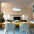 Lámpara colgante de metal y acrílico en diseño escandinavo, color negro y blanco, ideal para interiores modernos. 5