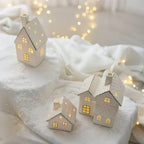 Lámpara de cerámica con forma de pueblo iluminado, diseño navideño decorativo ideal para crear ambientes acogedores durante las fiestas. 7