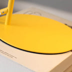 Lámpara de escritorio LED ajustable de metal en estilo nórdico, ideal para iluminación moderna en oficina y estudio. 4