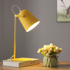 Lámpara de escritorio LED ajustable de metal en estilo nórdico, ideal para iluminación moderna en oficina y estudio. 7