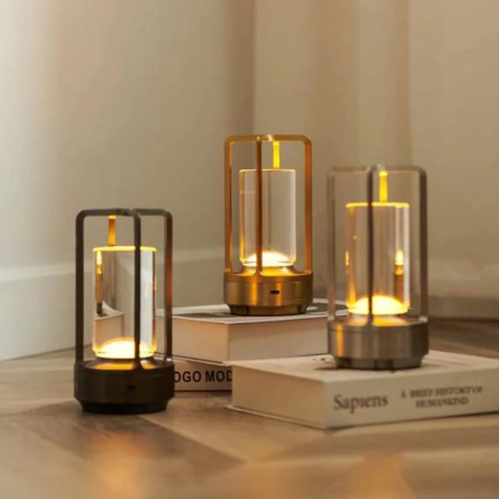 Lámpara de mesa LED recargable inalámbrica con luz blanca cálida, diseño escandinavo elegante disponible en dorado, plateado y 4
