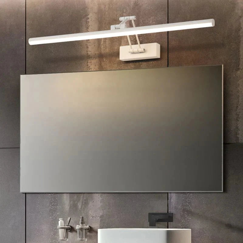 Lámpara de pared LED ajustable de diseño lineal en acabado metálico, disponible en negro o blanco, ideal para interiores y con clasificación IP 10