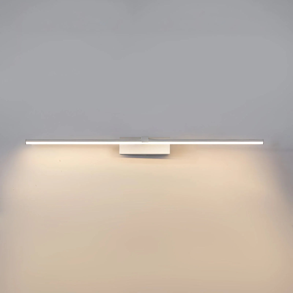 Lámpara de pared LED moderna con diseño elegante en acabado negro o blanco, disponible en tamaños de 40, 60 y 80 cm, 9