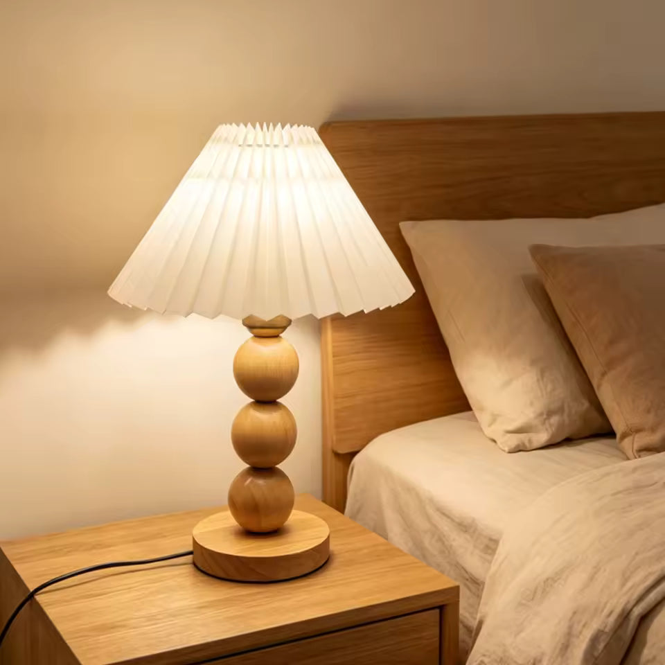 Lámpara de pie LED regulable de diseño moderno en metal negro, ideal para salón y áreas de lectura, proporcionando iluminación elegante y funcional. 1