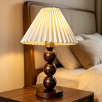 Lámpara de pie LED regulable de diseño moderno en metal negro, ideal para salón y áreas de lectura, proporcionando iluminación elegante y funcional. 5