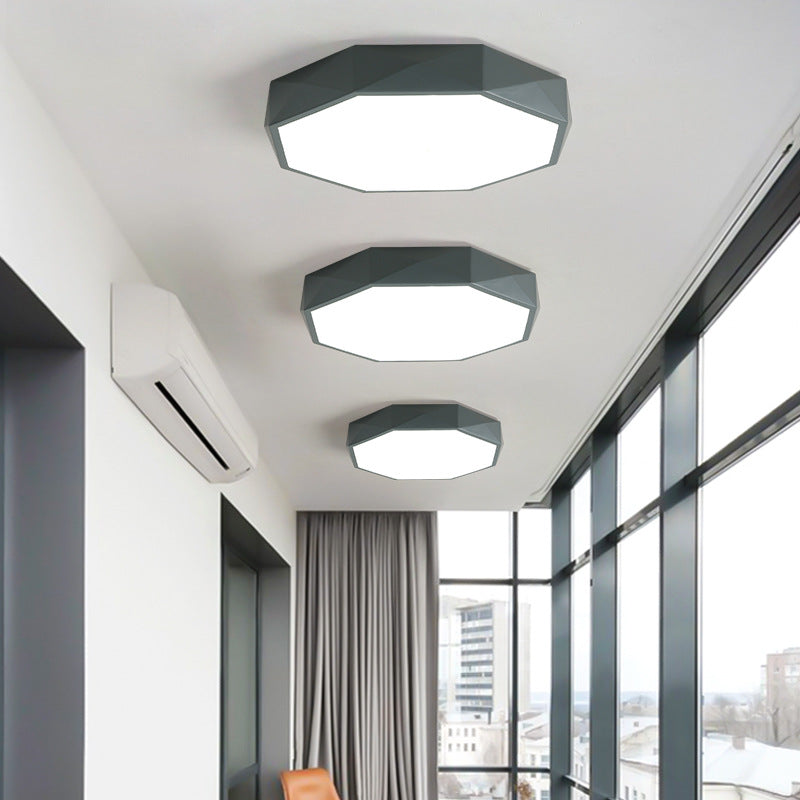 Lámpara de techo LED moderna con diseño escandinavo en hierro y acrílico, perfecta para iluminar pasillos y salas de estar. 0