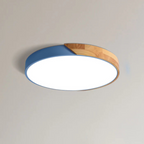 Lámpara de techo LED de diseño escandinavo en madera y acrílico, ideal para una iluminación suave y eficiente en interiores modernos. 10