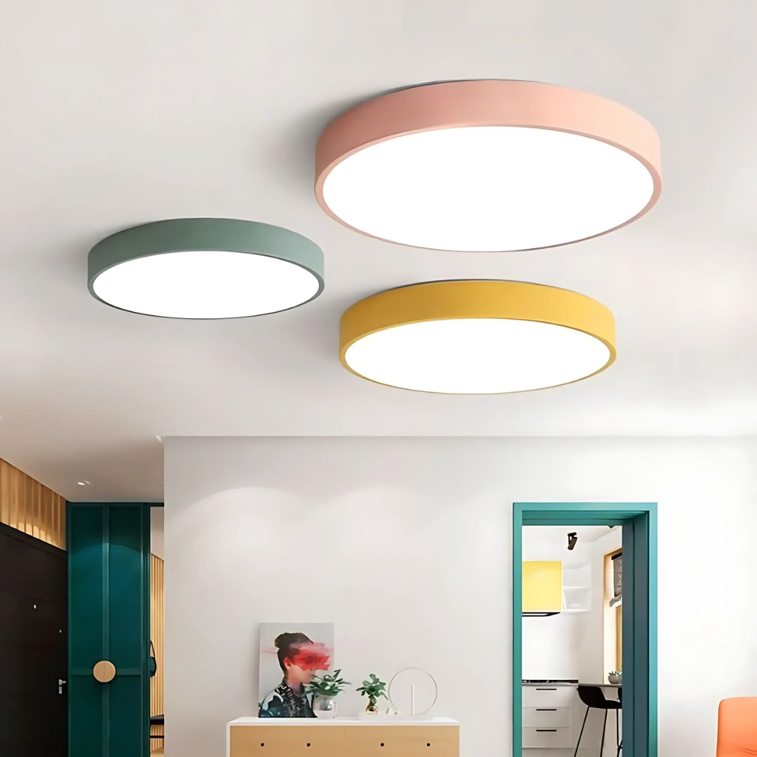 Lámpara de techo LED de diseño escandinavo en madera y acrílico, ideal para una iluminación suave y eficiente en interiores modernos. 2