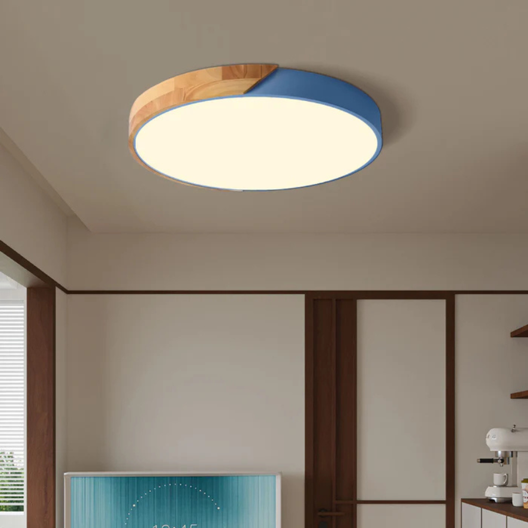 Lámpara de techo LED de diseño escandinavo en madera y acrílico, ideal para una iluminación suave y eficiente en interiores modernos. 3