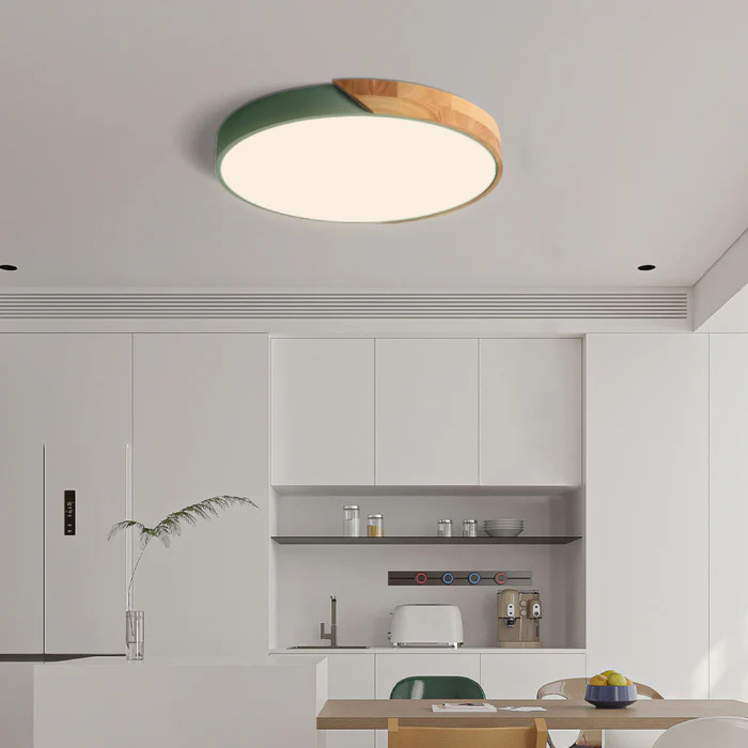 Lámpara de techo LED de diseño escandinavo en madera y acrílico, ideal para una iluminación suave y eficiente en interiores modernos. 4